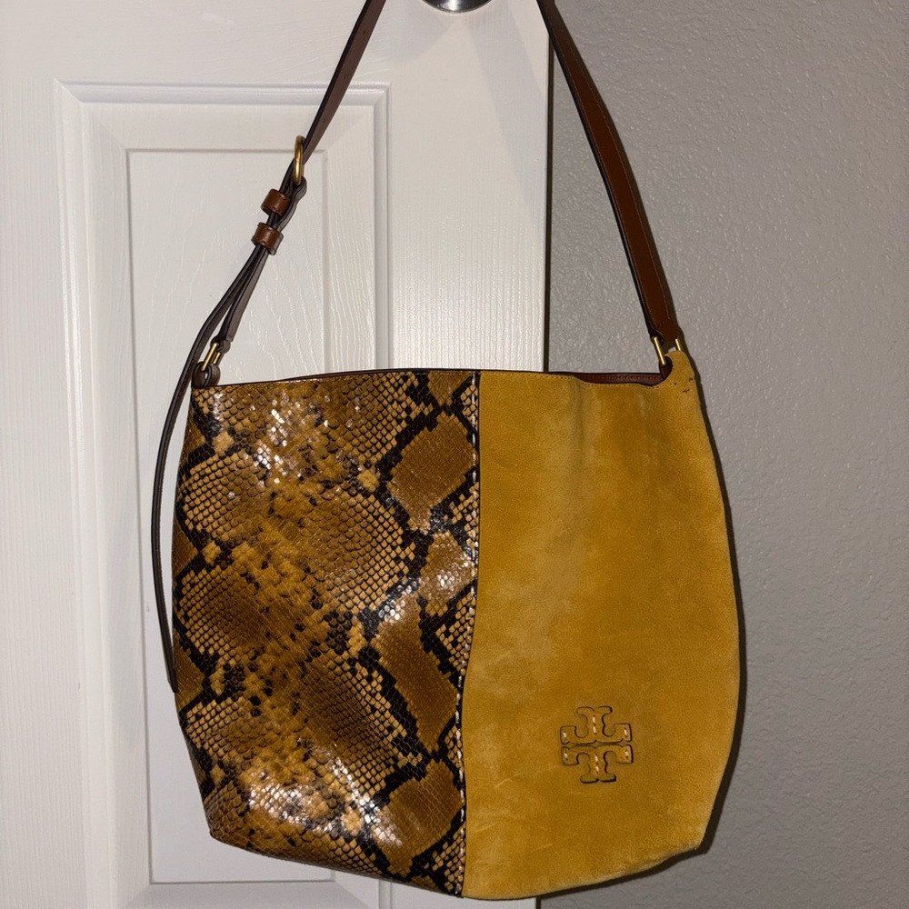 RARE: Tory Burch McGraw Snake-Embossed Leather & Suede Slouchy Hobo in Daylily. - Picture 5 of 8
